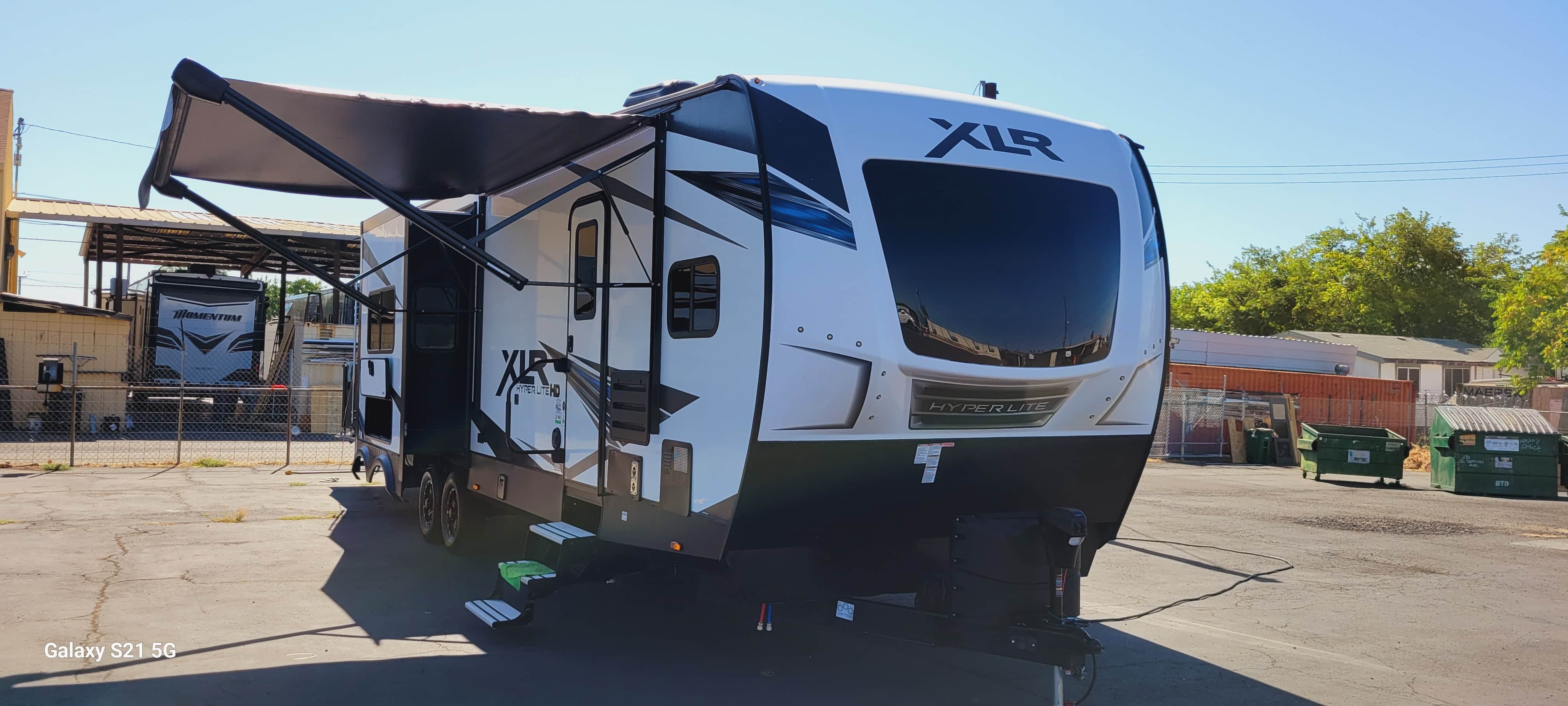 ToyHauler XLR 3310 2020 35'  RV Rentals